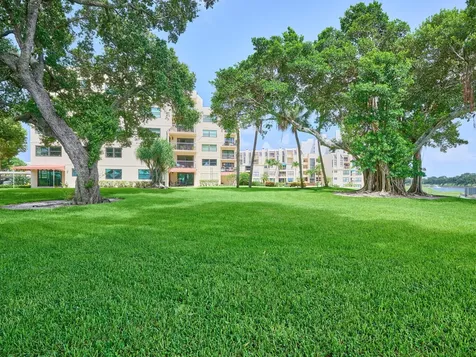 374 Golfview Road North Palm Beach FL 33408