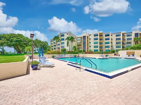 374 Golfview Road North Palm Beach FL 33408