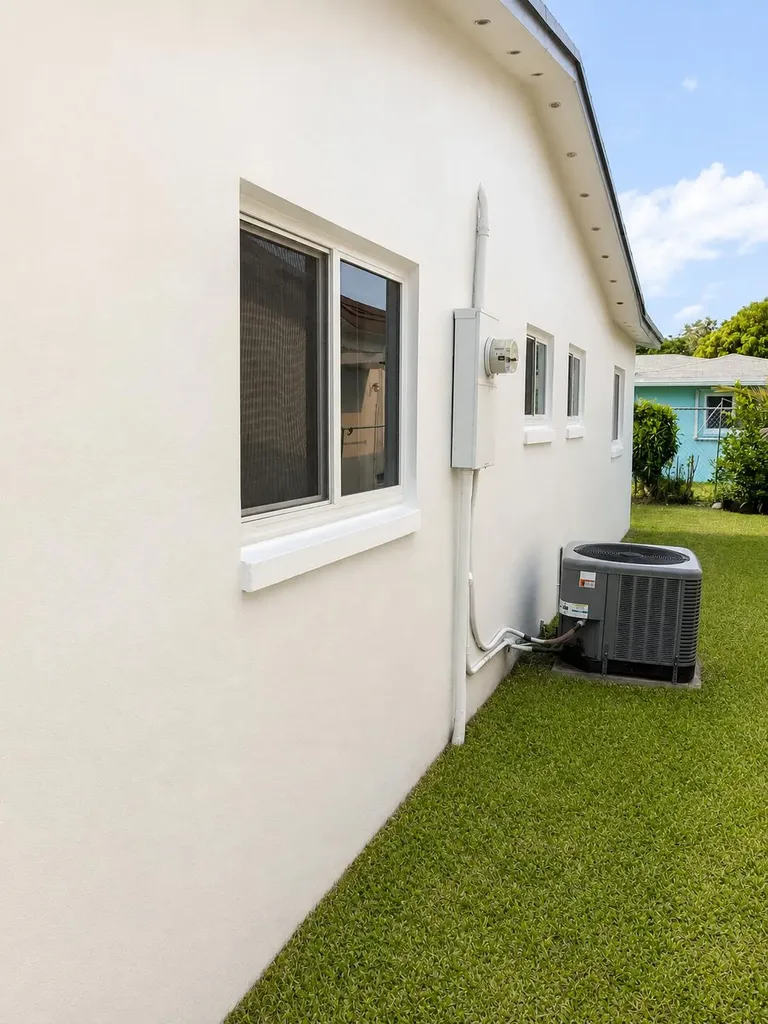 4827 NW 43rd Court Lauderdale Lakes FL 33319