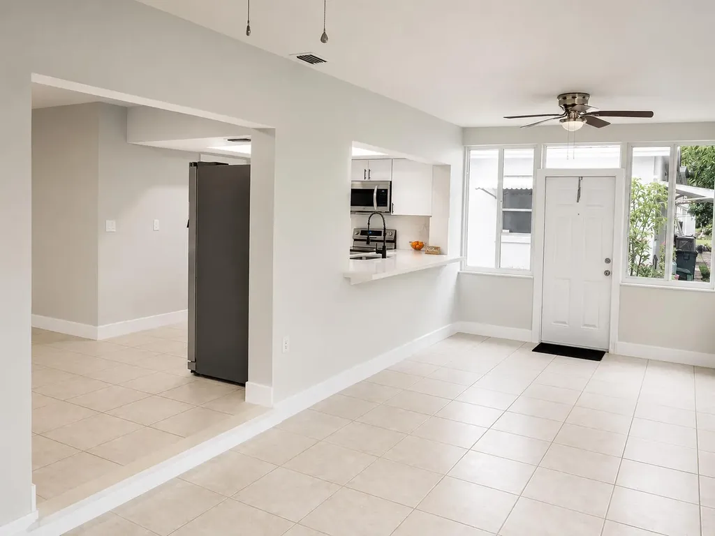 4827 NW 43rd Court Lauderdale Lakes FL 33319