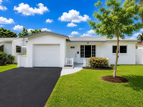 4827 NW 43rd Court Lauderdale Lakes FL 33319