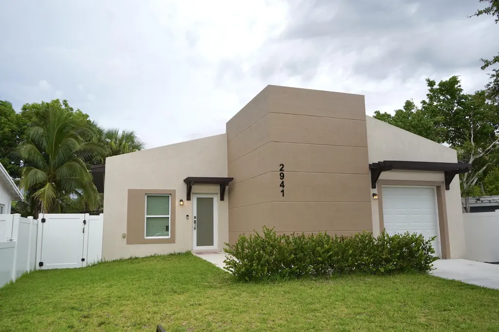 2941 NW 7th Court Fort Lauderdale FL 33311