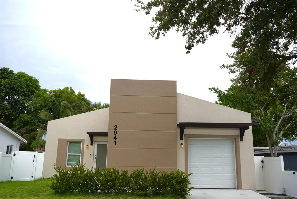 2941 NW 7th Court Fort Lauderdale FL 33311