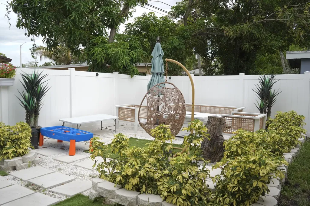 2941 NW 7th Court Fort Lauderdale FL 33311