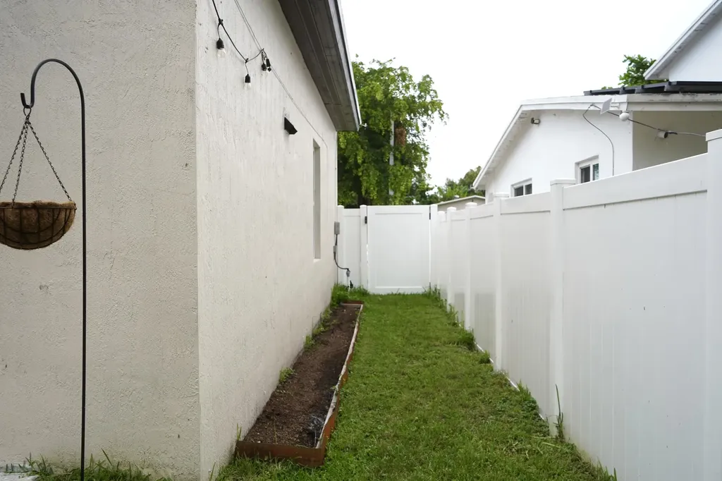 2941 NW 7th Court Fort Lauderdale FL 33311