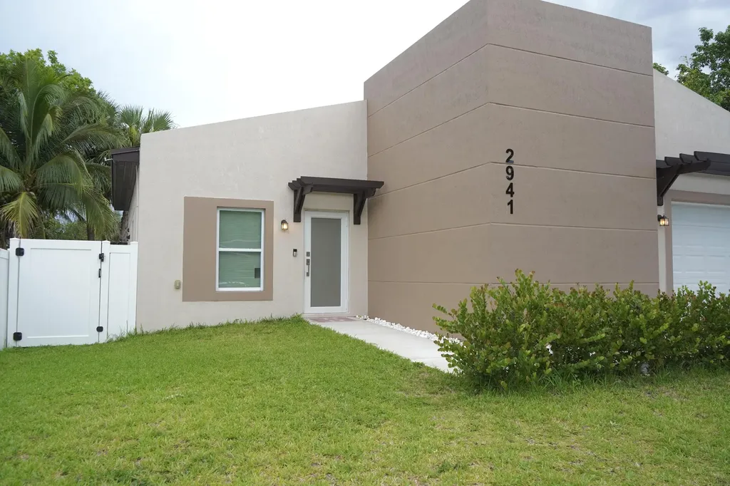 2941 NW 7th Court Fort Lauderdale FL 33311