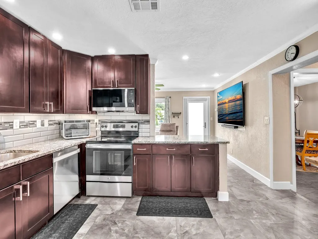 2448 NE 14th Terrace Pompano Beach FL 33064