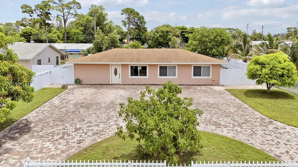 2488 Pineway Drive West Palm Beach FL 33415