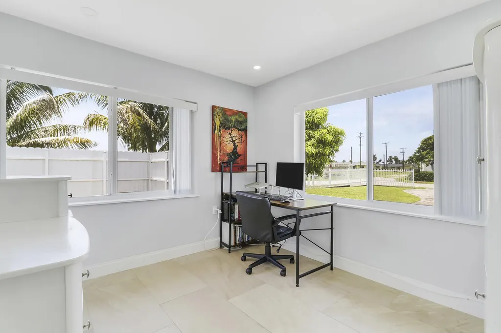 2488 Pineway Drive West Palm Beach FL 33415