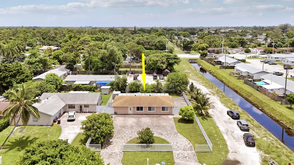 2488 Pineway Drive West Palm Beach FL 33415