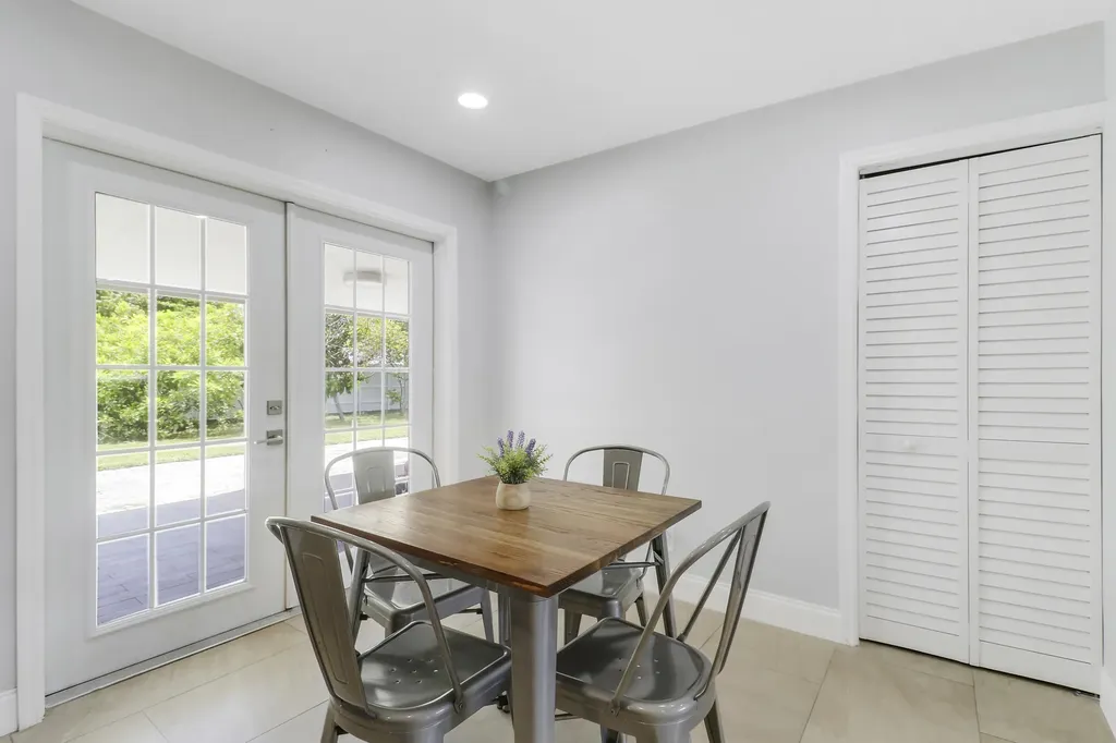 2488 Pineway Drive West Palm Beach FL 33415