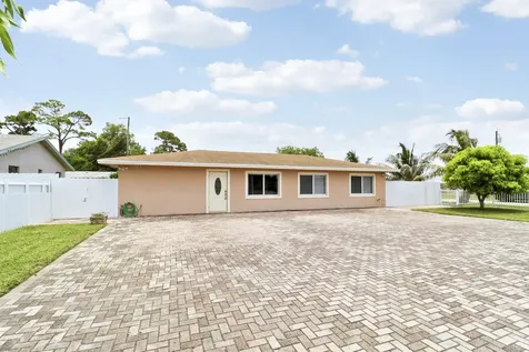 2488 Pineway Drive West Palm Beach FL 33415