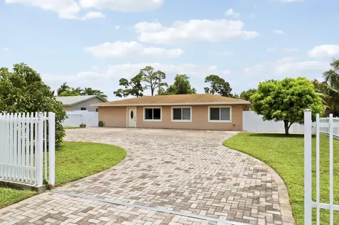 2488 Pineway Drive West Palm Beach FL 33415