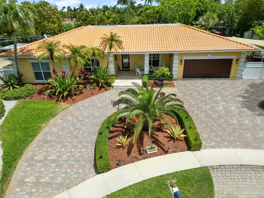 Weston FL, 16686 Golfview Drive