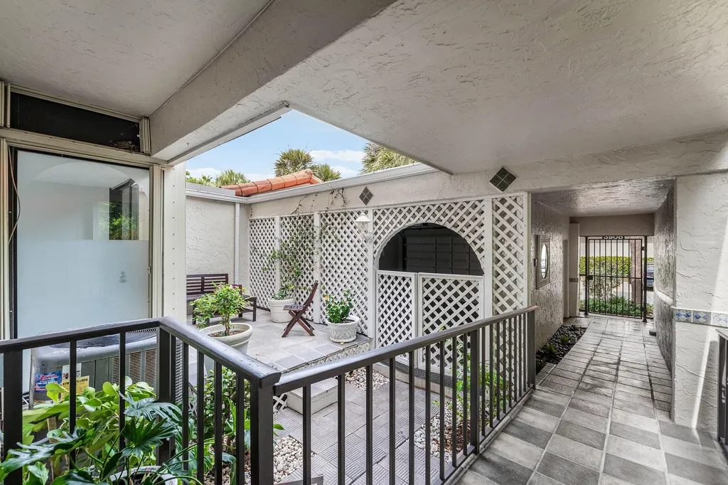 3908 S Ocean Boulevard Highland Beach FL 33487