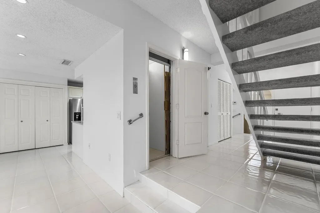 3908 S Ocean Boulevard Highland Beach FL 33487