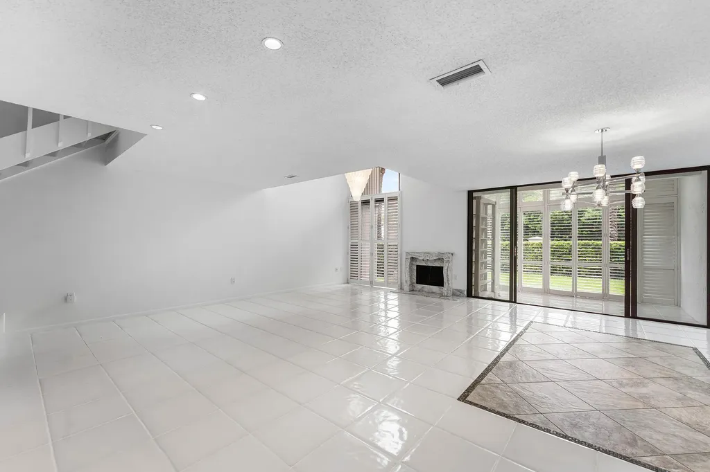 3908 S Ocean Boulevard Highland Beach FL 33487