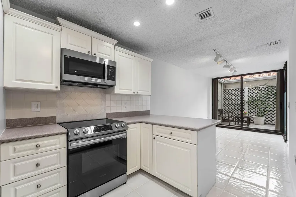 3908 S Ocean Boulevard Highland Beach FL 33487