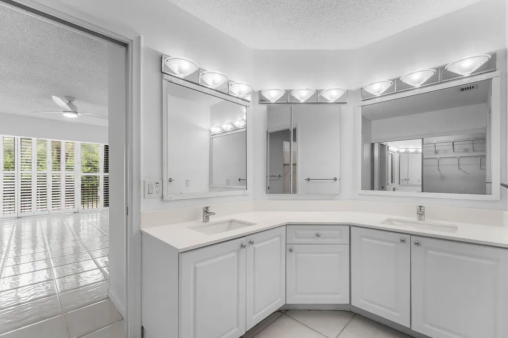 3908 S Ocean Boulevard Highland Beach FL 33487