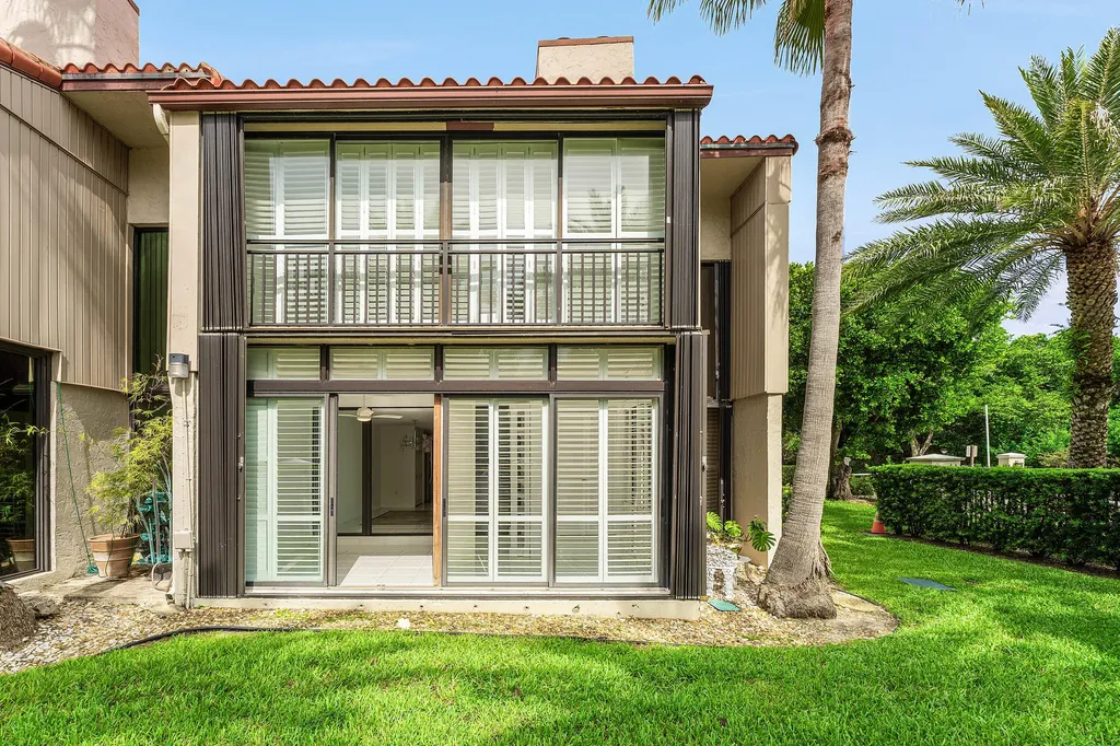 3908 S Ocean Boulevard Highland Beach FL 33487
