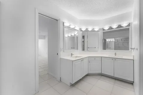 3908 S Ocean Boulevard Highland Beach FL 33487