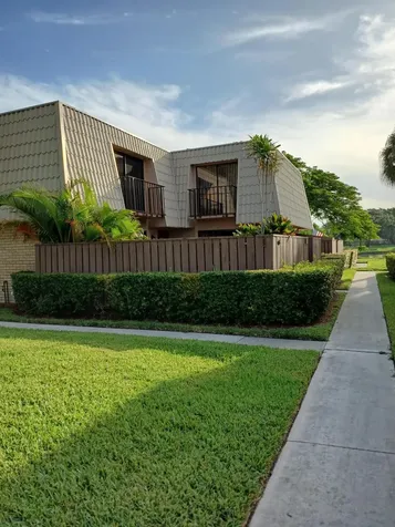 5812 58th Way West Palm Beach FL 33409