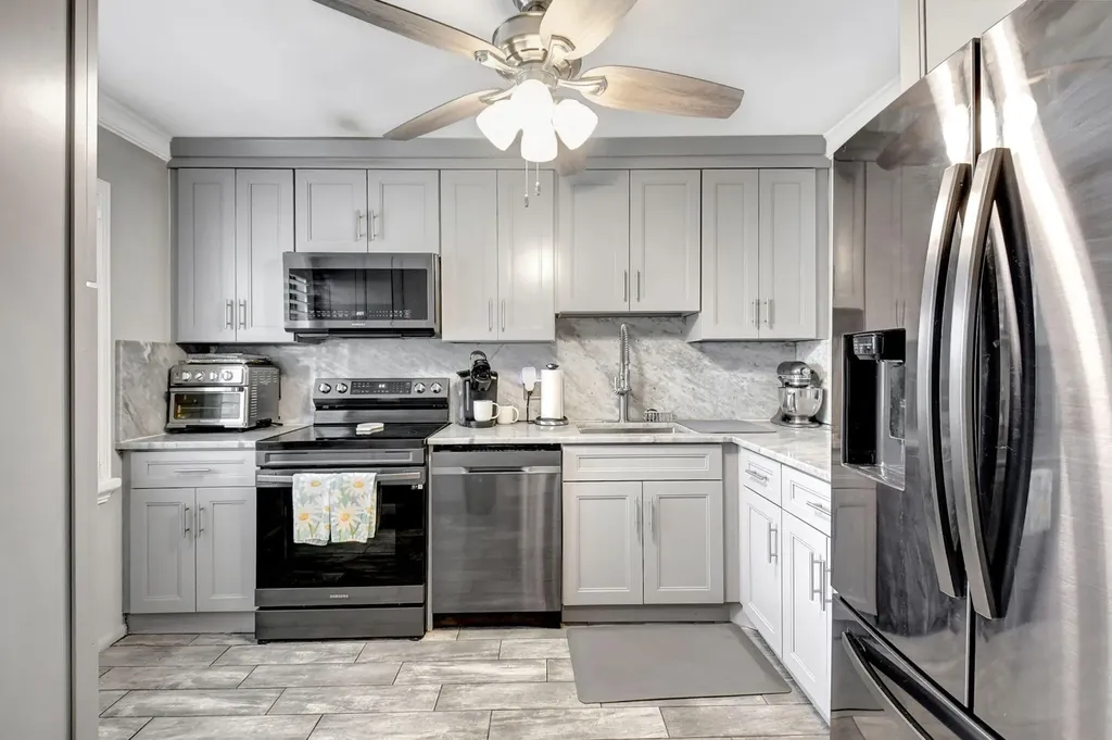 21214 Lago Circle Boca Raton FL 33433