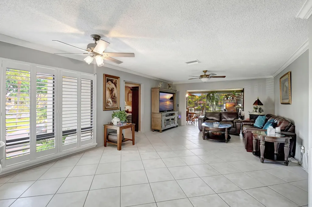 21214 Lago Circle Boca Raton FL 33433
