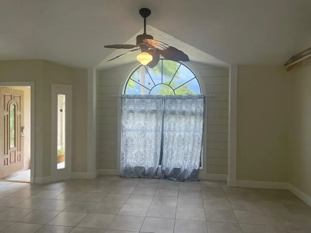 618 SE Streamlet Avenue Port St Lucie FL 34983