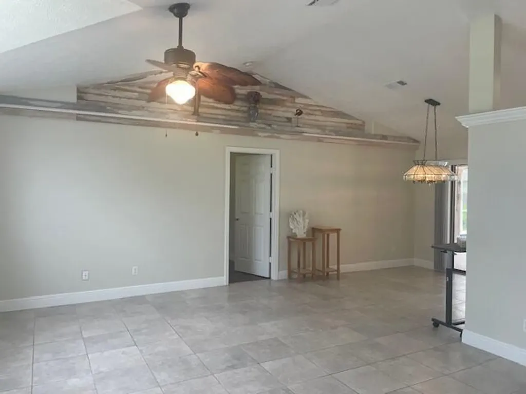 618 SE Streamlet Avenue Port St Lucie FL 34983