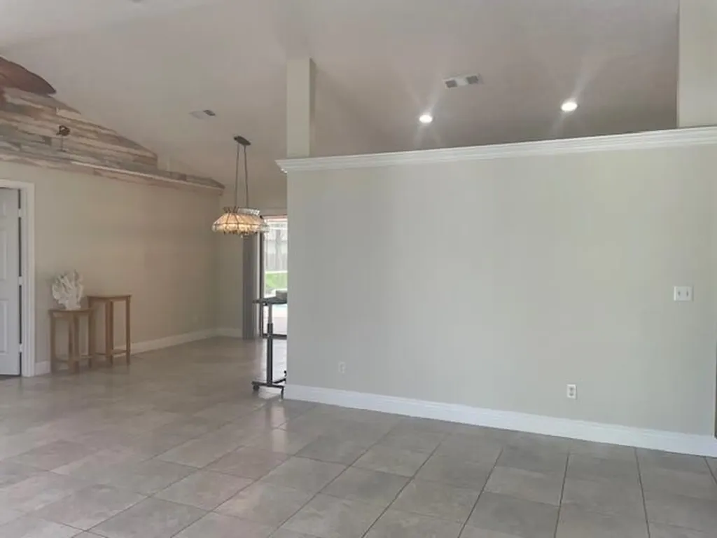 618 SE Streamlet Avenue Port St Lucie FL 34983