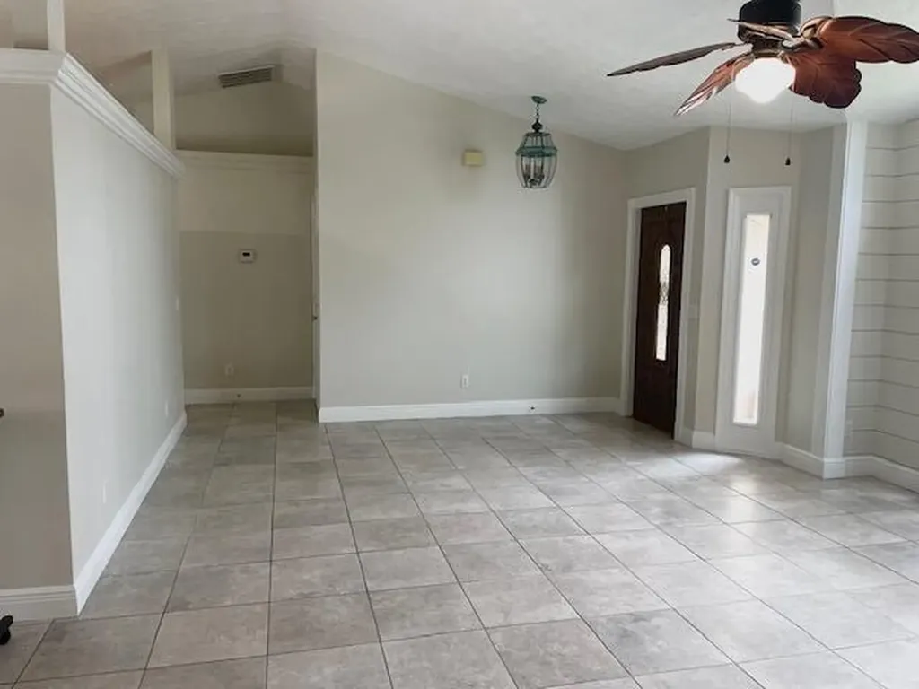 618 SE Streamlet Avenue Port St Lucie FL 34983