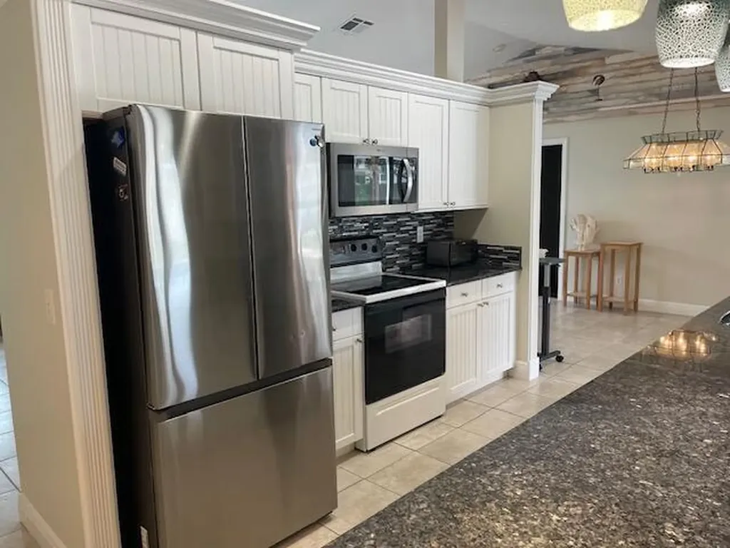 618 SE Streamlet Avenue Port St Lucie FL 34983