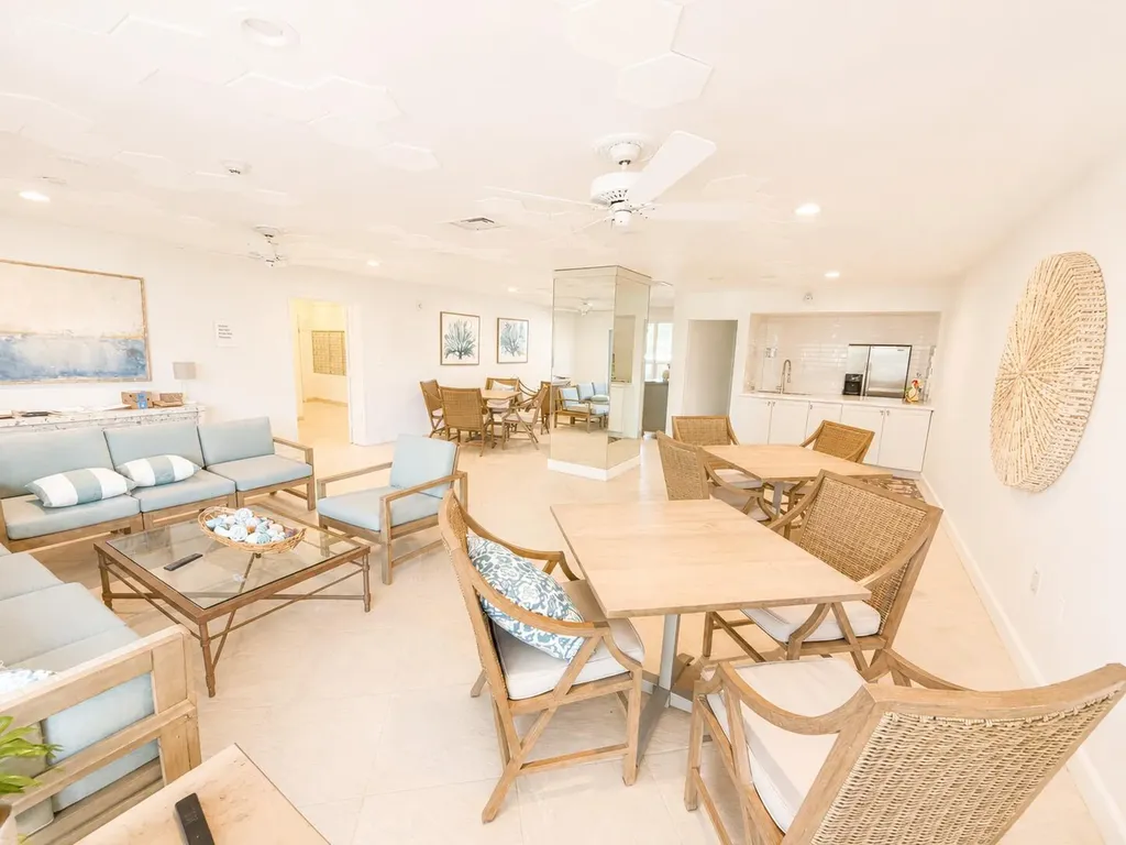 1069 Hillsboro Mile Hillsboro Beach FL 33062