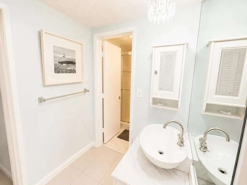 1069 Hillsboro Mile Hillsboro Beach FL 33062