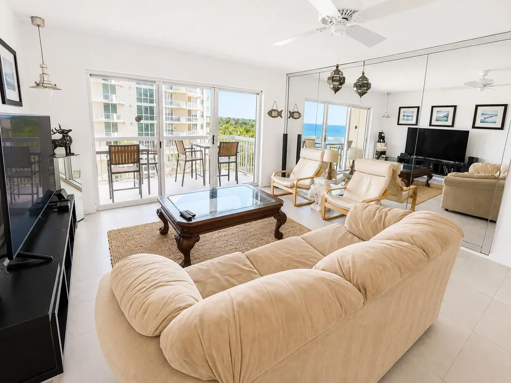 1069 Hillsboro Mile Hillsboro Beach FL 33062
