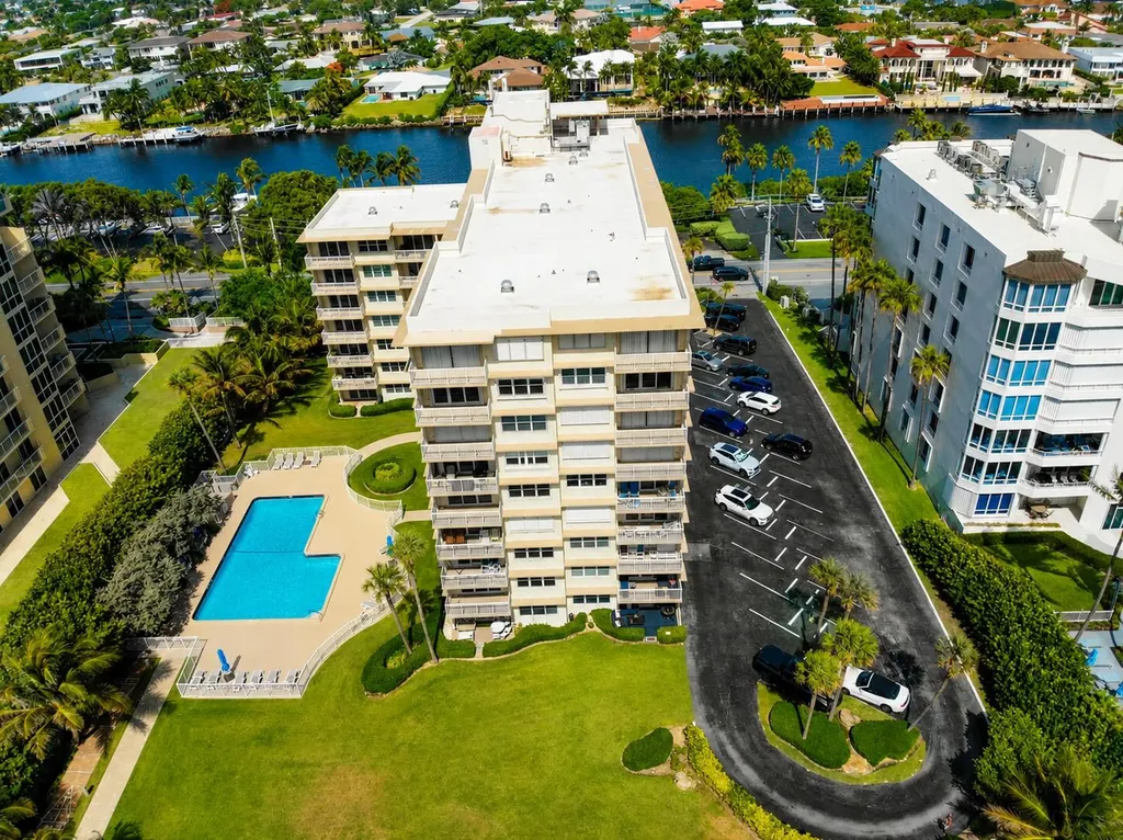 1069 Hillsboro Mile Hillsboro Beach FL 33062