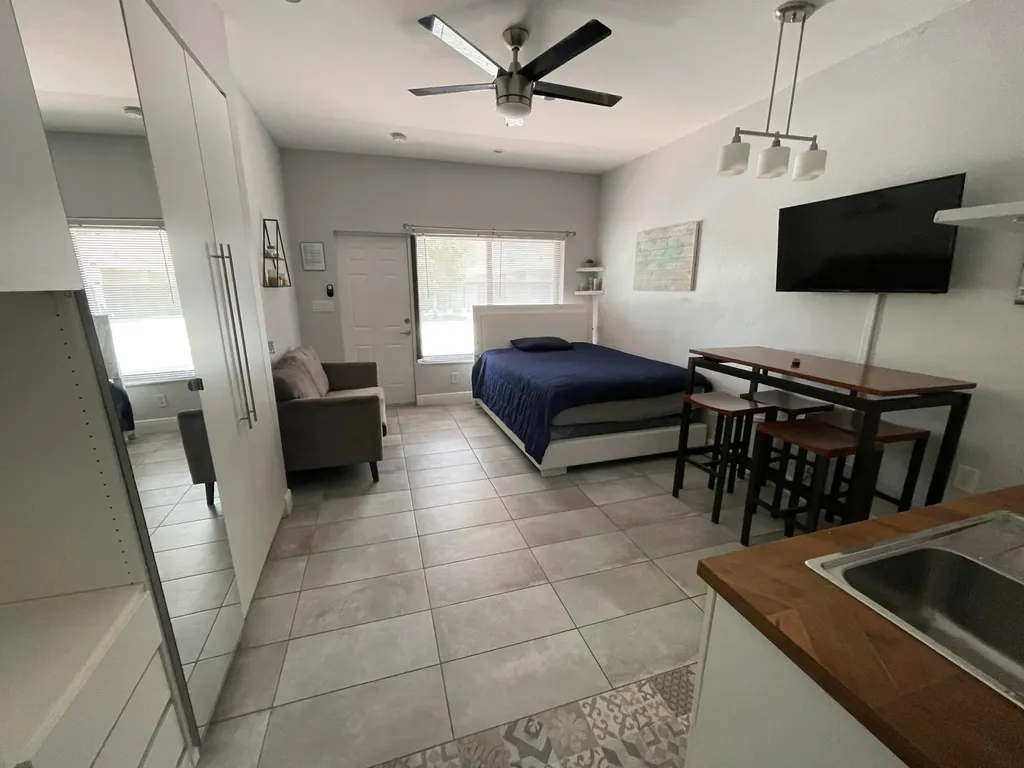 824 NE 4th Street Fort Lauderdale FL 33301