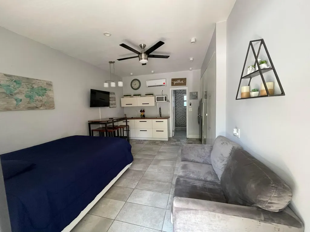 824 NE 4th Street Fort Lauderdale FL 33301