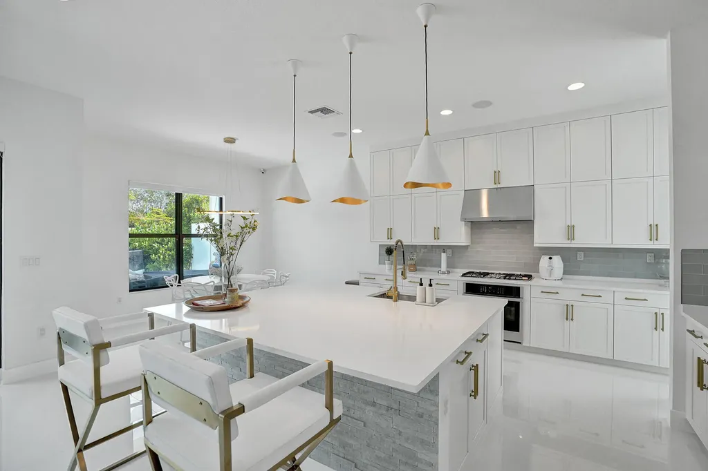 17523 Rainstream Boca Raton FL 33496