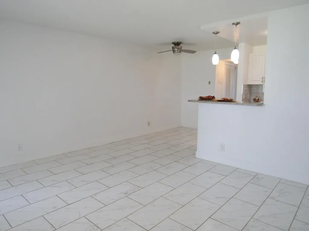 76 Cambridge D West Palm Beach FL 33417