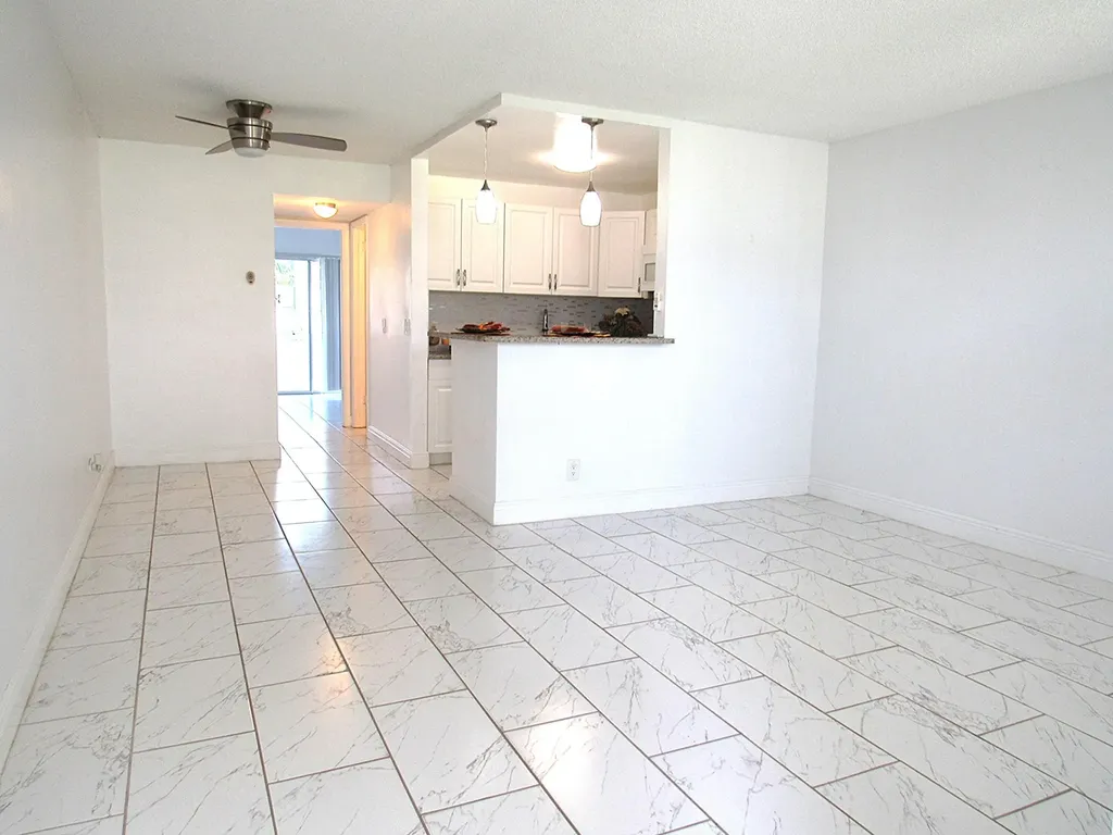 76 Cambridge D West Palm Beach FL 33417