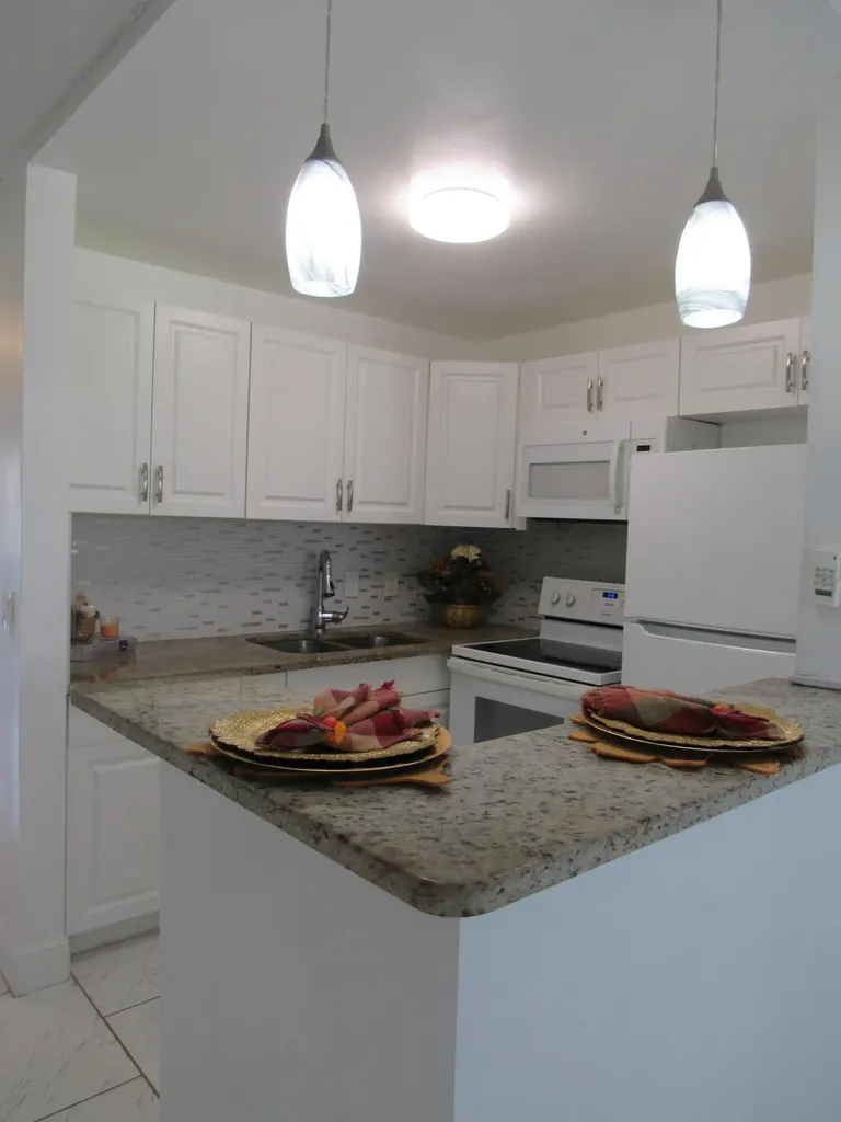 76 Cambridge D West Palm Beach FL 33417