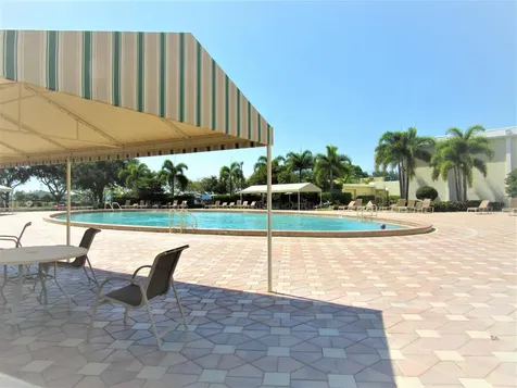 76 Cambridge D West Palm Beach FL 33417