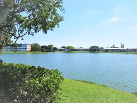 76 Cambridge D West Palm Beach FL 33417