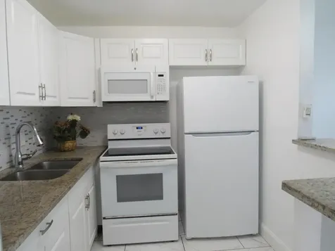76 Cambridge D West Palm Beach FL 33417
