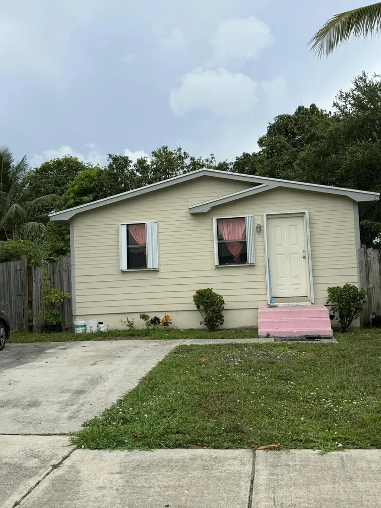 311 Southridge Road Delray Beach FL 33444