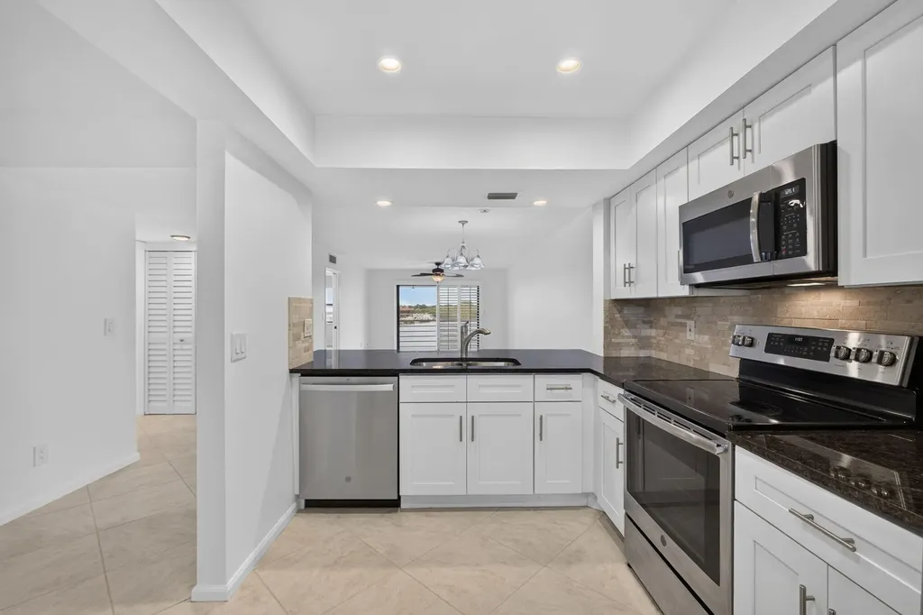 313 Lake Circle North Palm Beach FL 33408