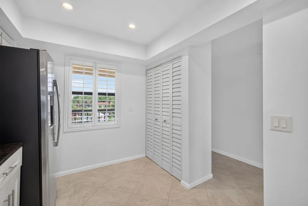 313 Lake Circle North Palm Beach FL 33408