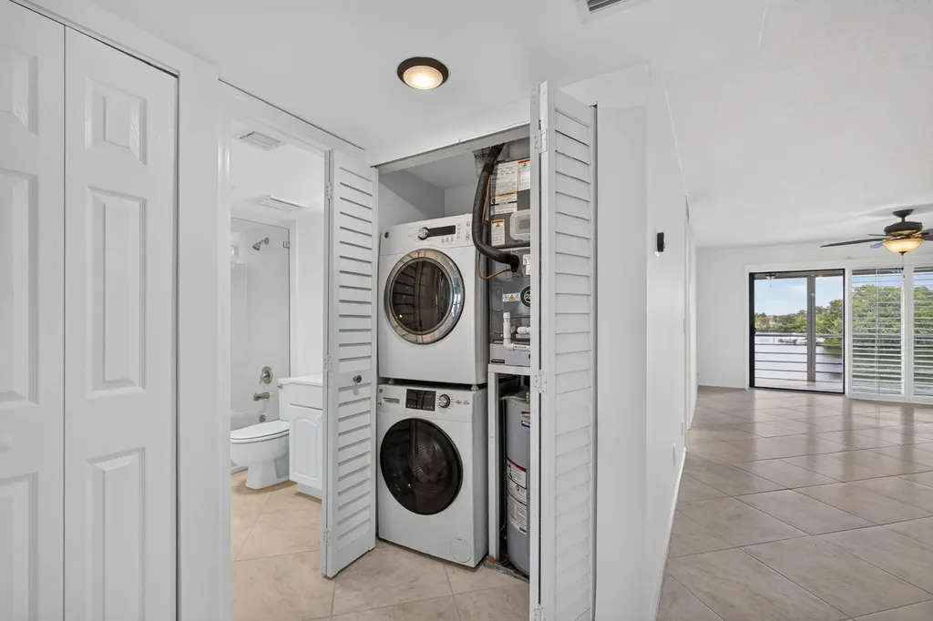313 Lake Circle North Palm Beach FL 33408